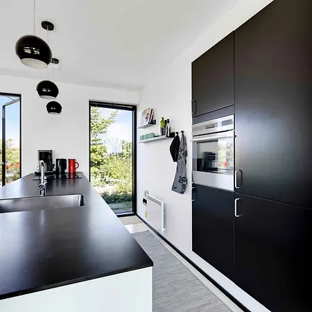 Beautiful 200 M From The Water Feriehus *